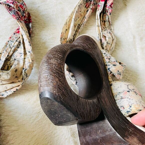 Louis Vuitton Printed Floral Abstract Heels - Picture 8 of 10